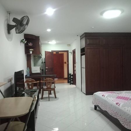 View Talay 2 Suite Apartments Jomtien Beach Exteriör bild