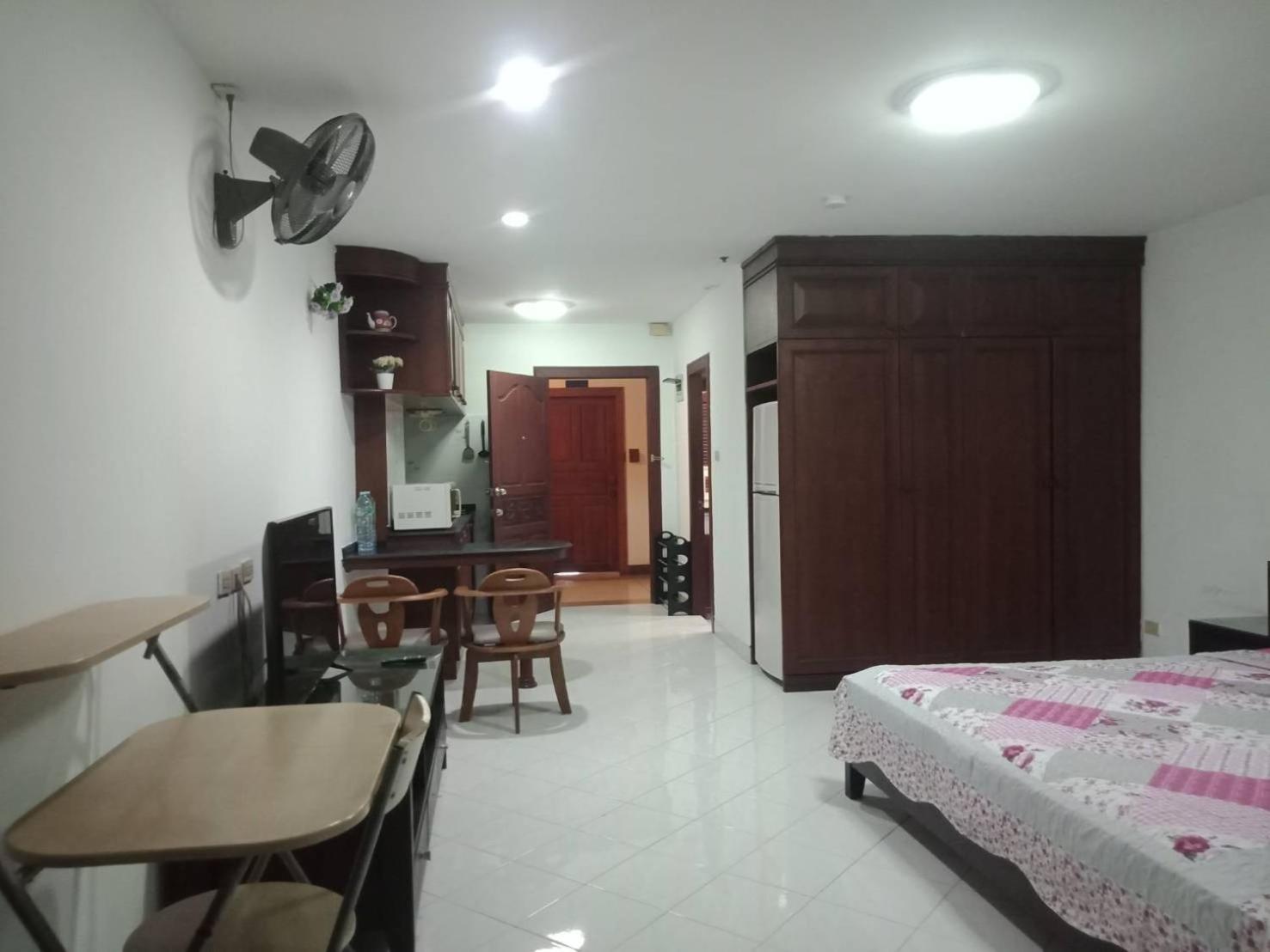 View Talay 2 Suite Apartments Jomtien Beach Exteriör bild