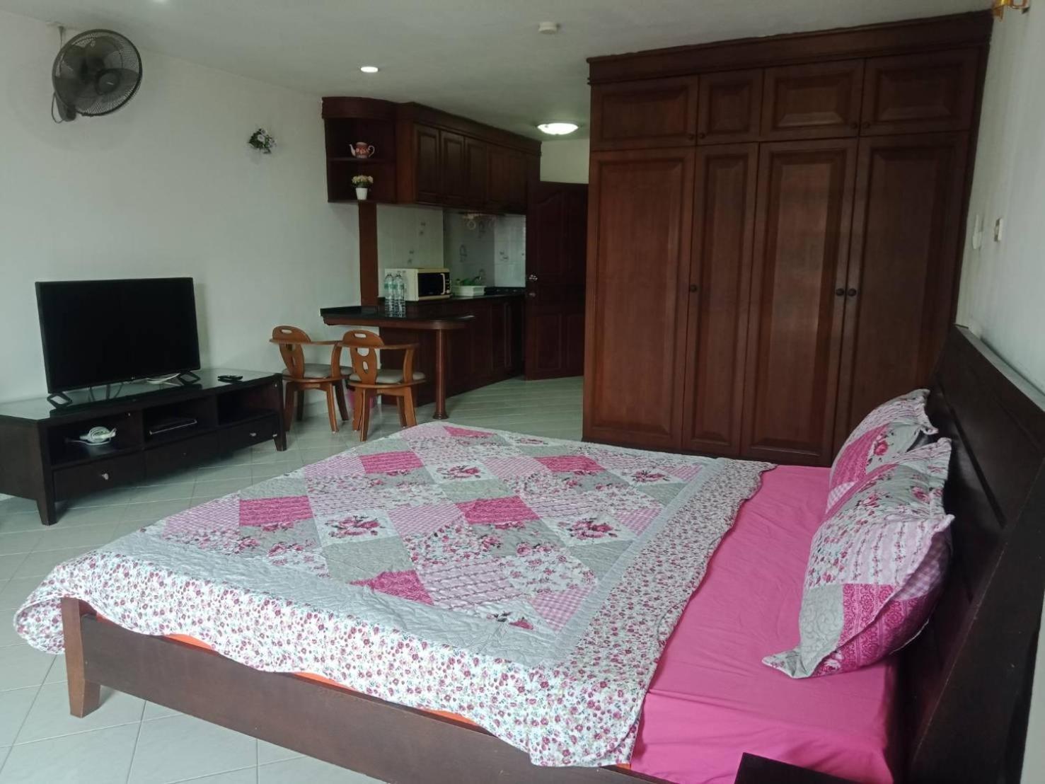 View Talay 2 Suite Apartments Jomtien Beach Exteriör bild