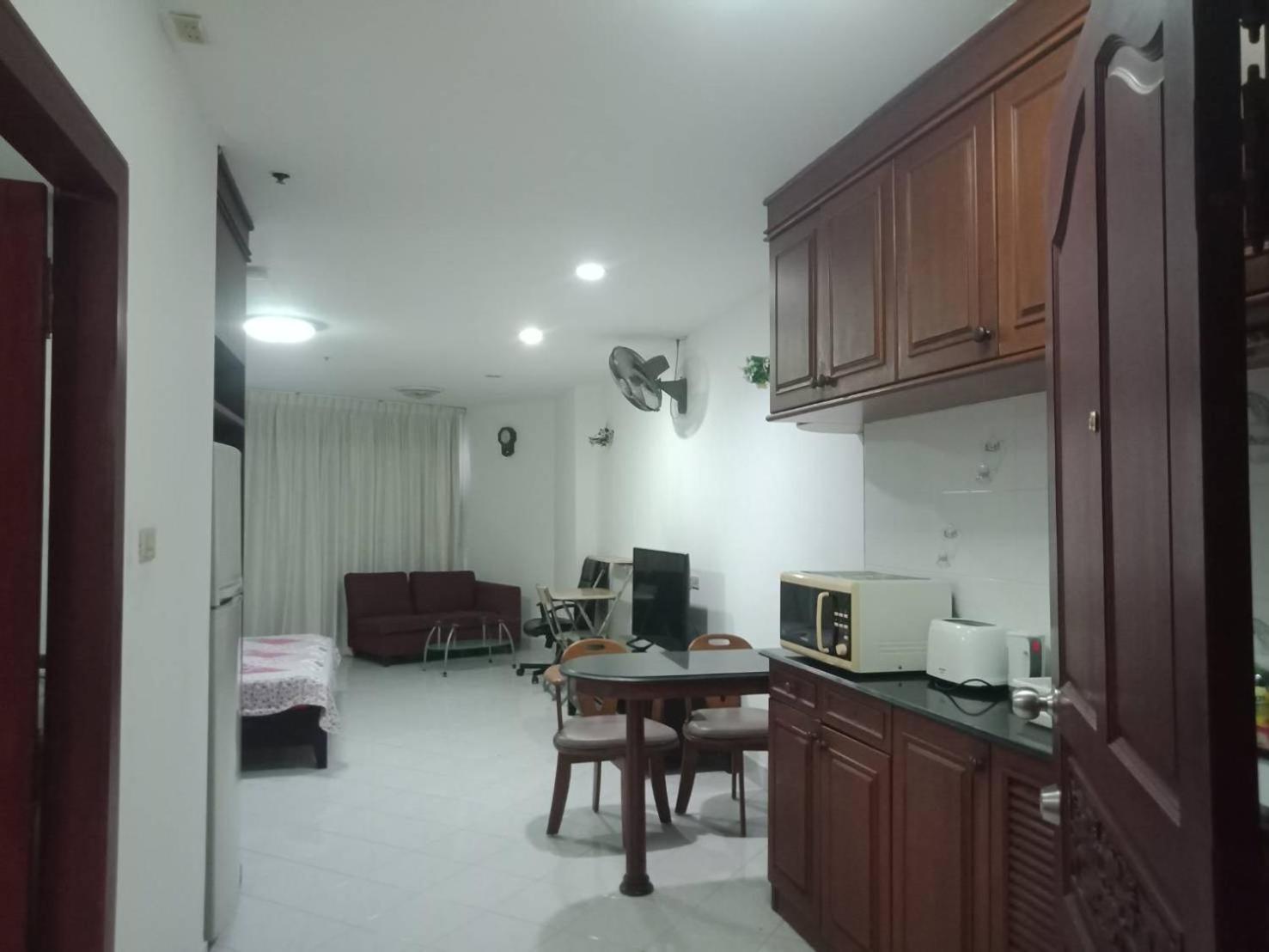 View Talay 2 Suite Apartments Jomtien Beach Exteriör bild