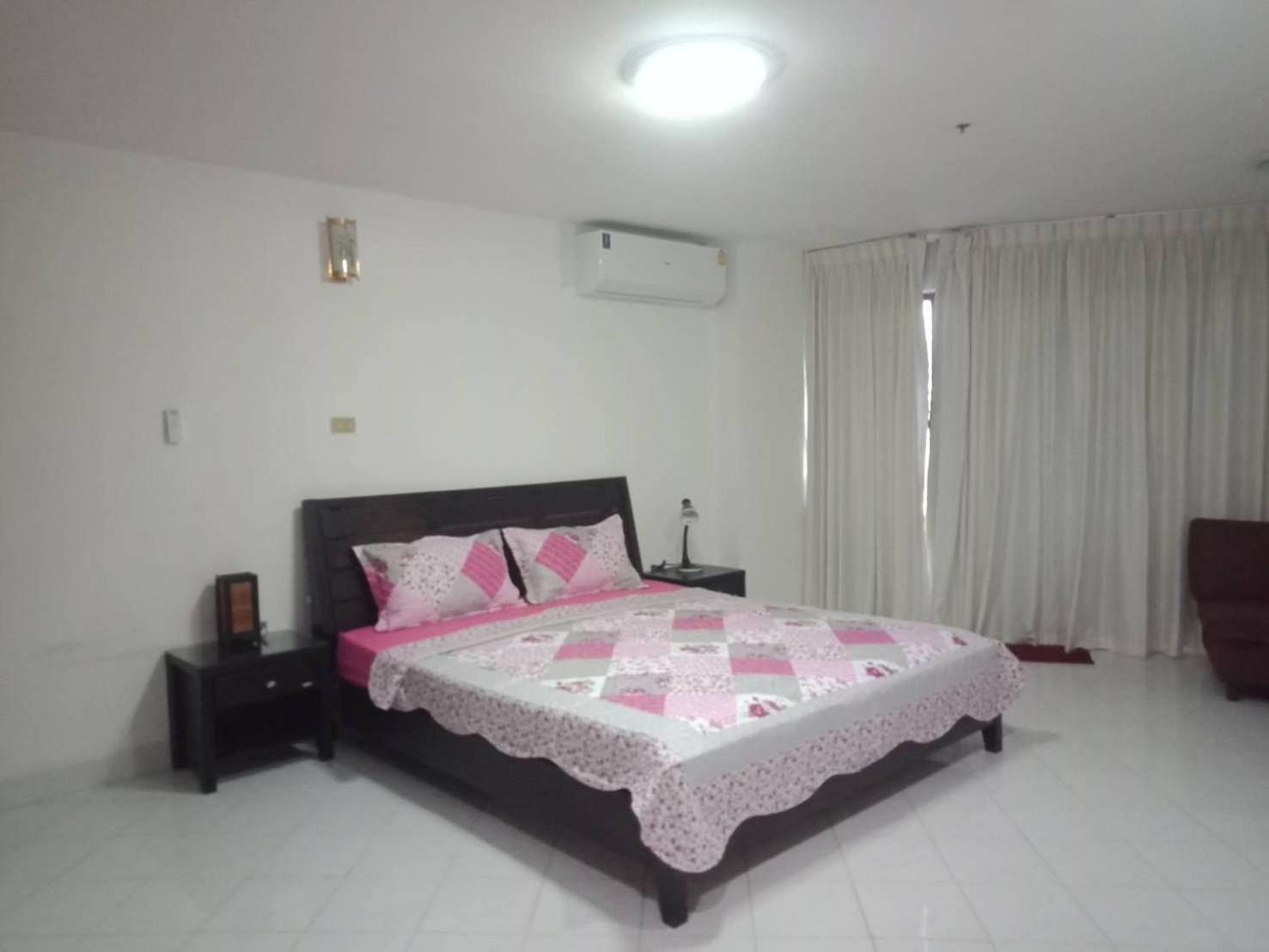 View Talay 2 Suite Apartments Jomtien Beach Exteriör bild